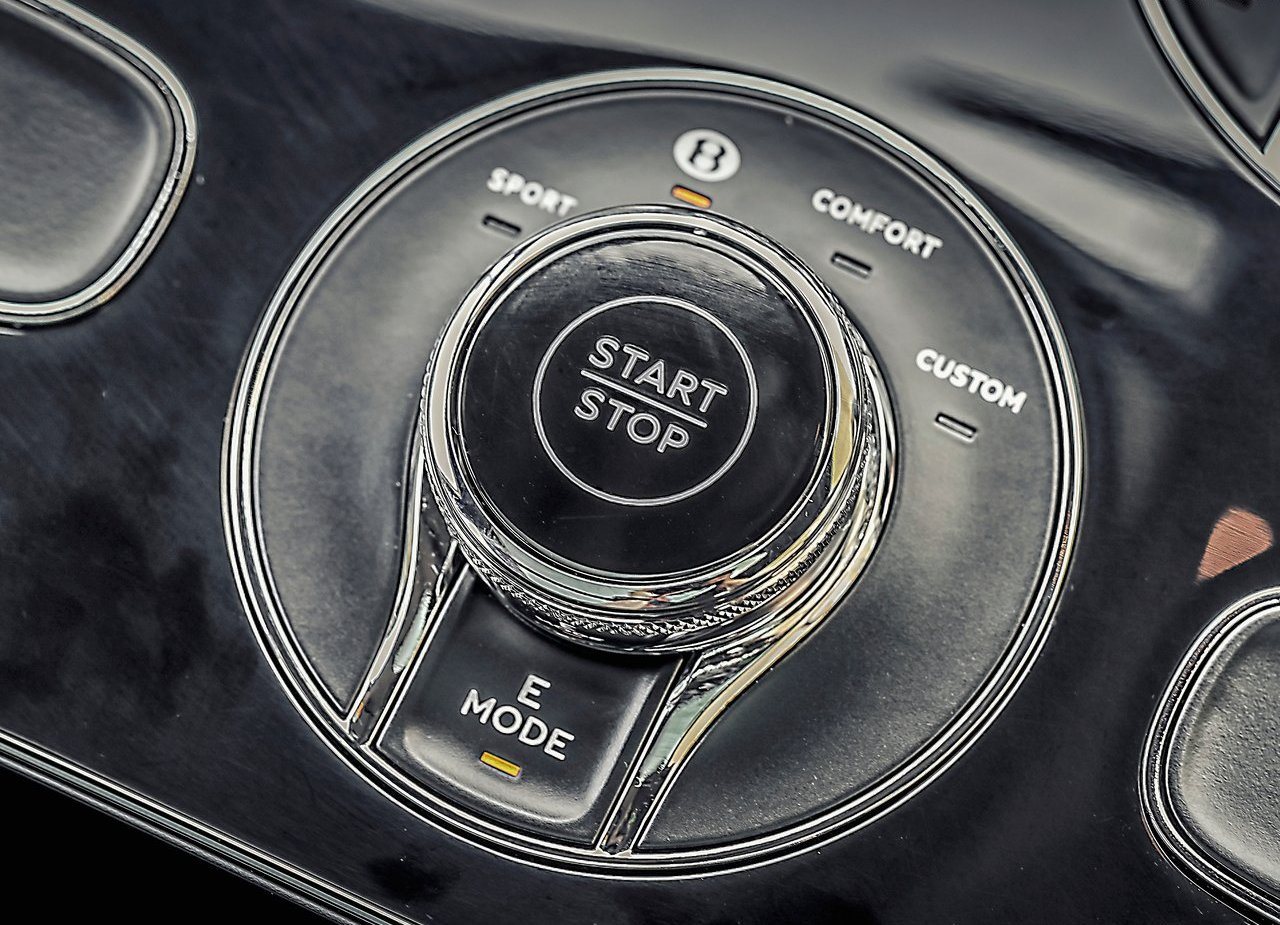 BENTLEY BENTAYGA HYBRID, foto 47