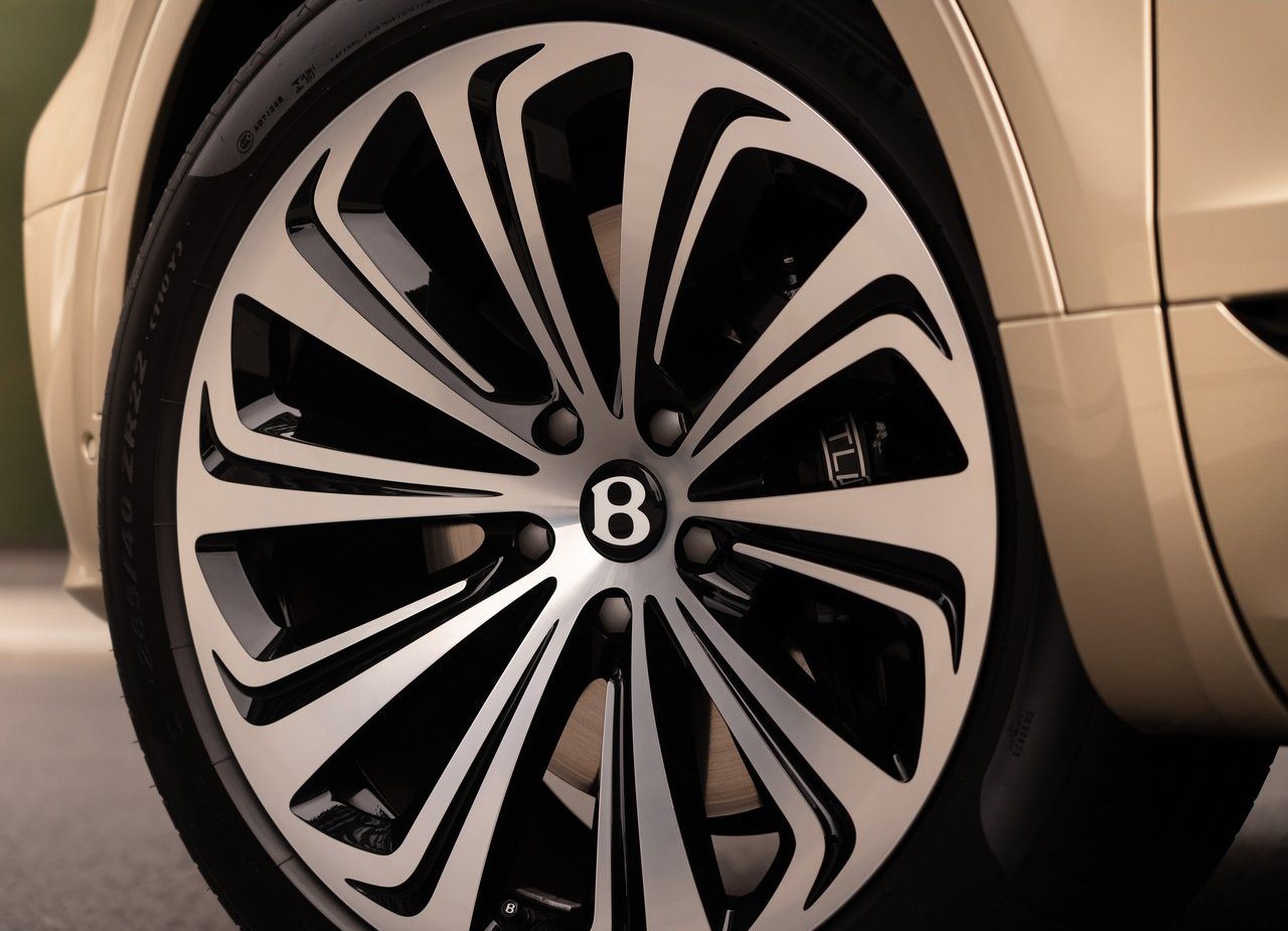 BENTLEY BENTAYGA HYBRID, foto 58