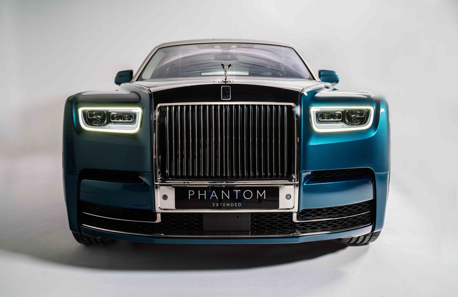 2021 - ROLLS-ROYCE PHANTOM 'IRIDESCENT OPULENCE', foto 2