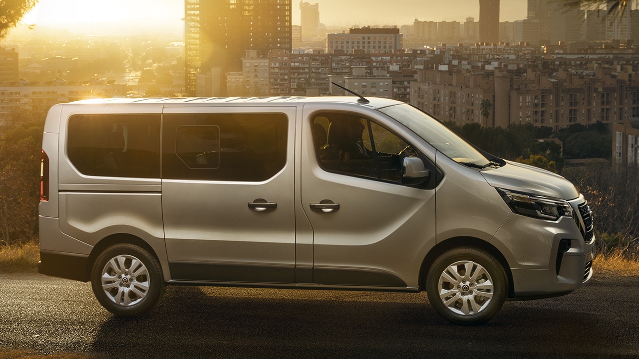 2021 - NISSAN NV300 COMBI, foto 2