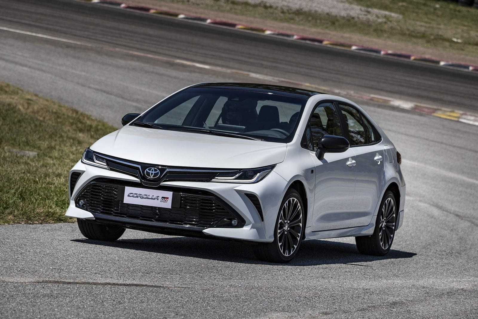 2021 - TOYOTA COROLLA GR-S, foto 2