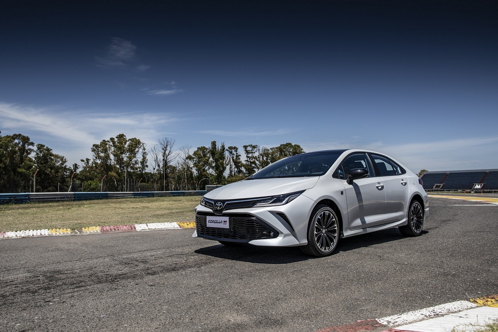 2021 - TOYOTA COROLLA GR-S, foto 3
