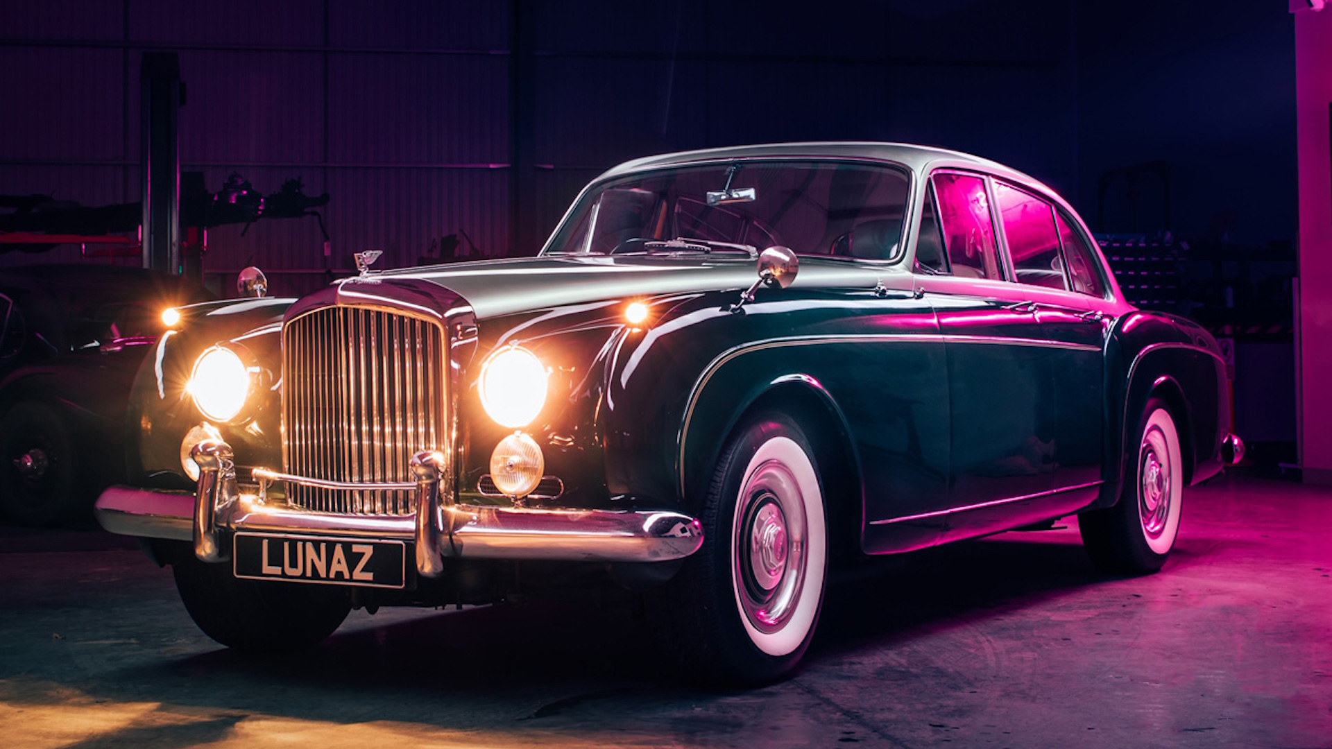 BENTLEY S3 CONTINENTAL FLYING SPUR BY LUNAZ, foto 4
