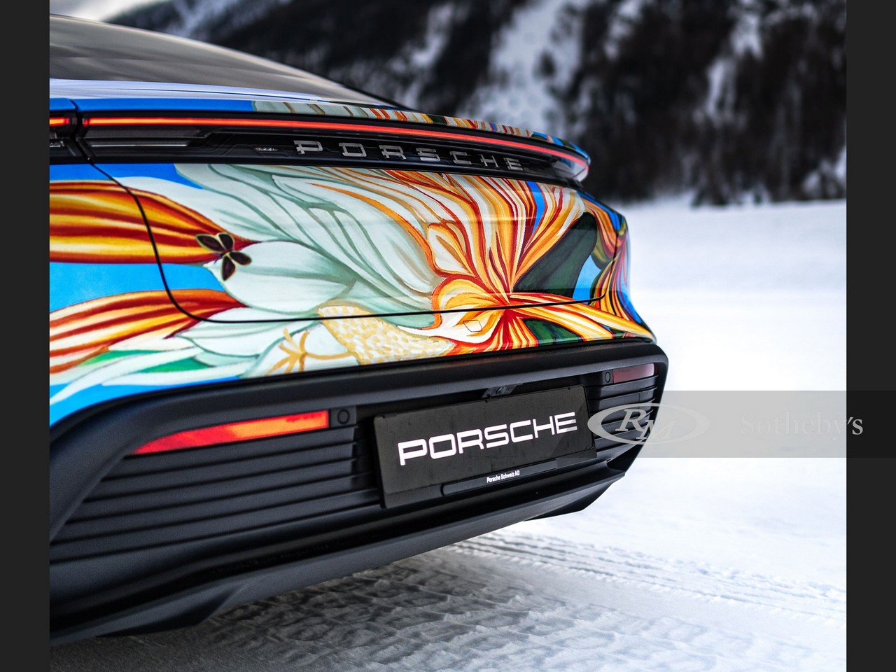 2021 - PORSCHE TAYCAN ART CAR BY RICHARD PHILLIPS, foto 21