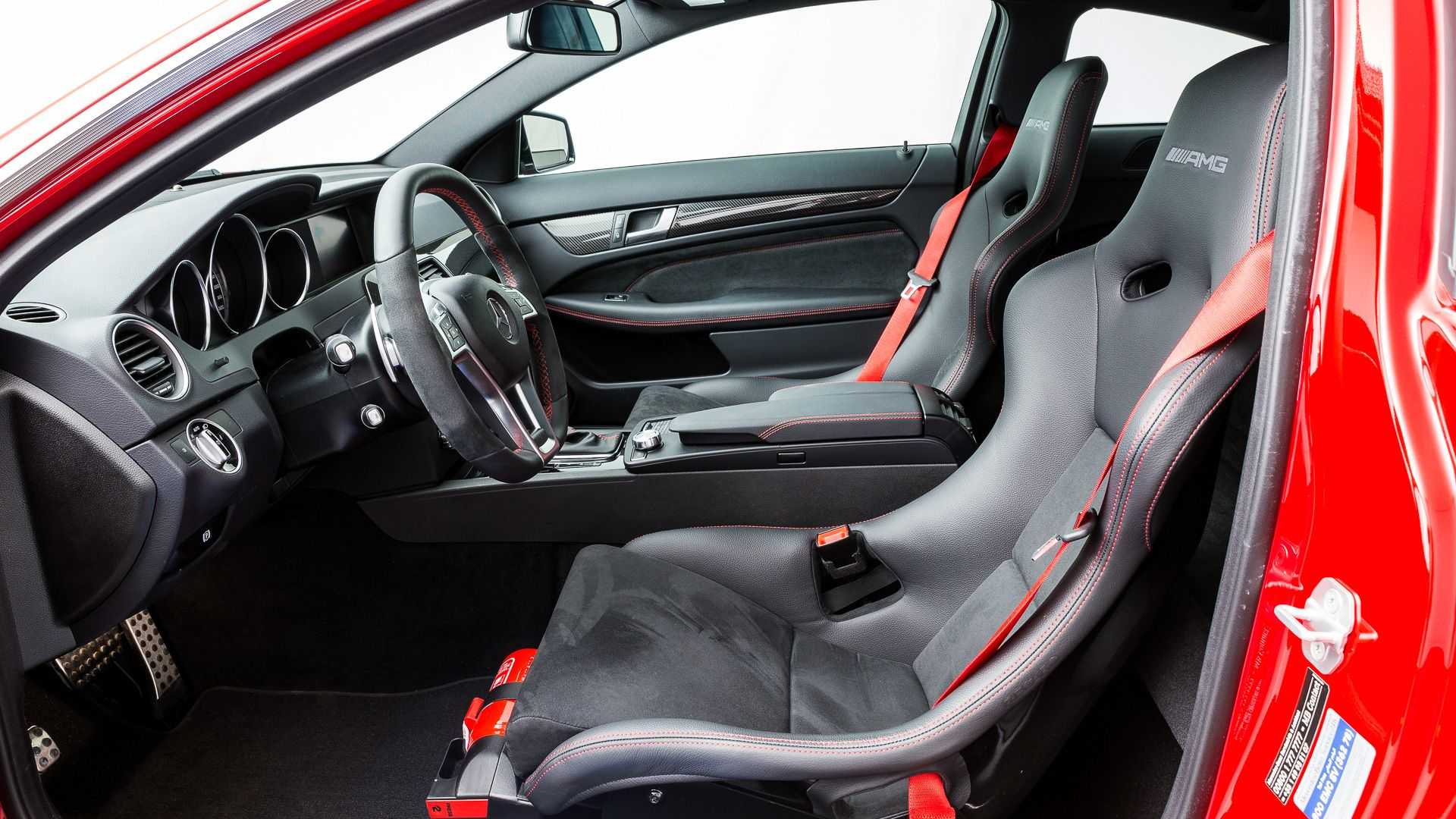 2012 - MERCEDES-BENZ C 63 AMG COUPE BLACK SERIES 2-SEAT, foto 24