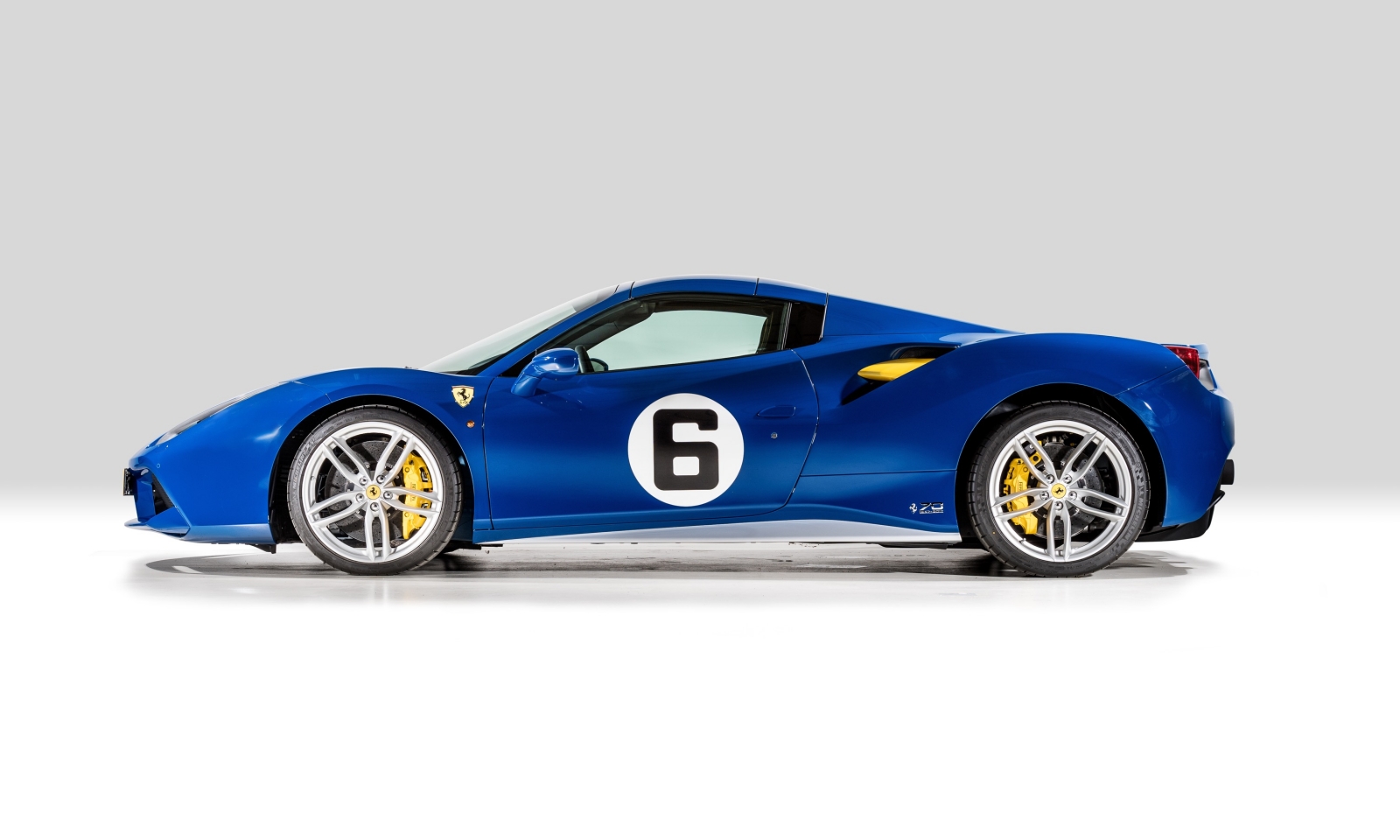 FERRARI F488 70TH ANNIVERSARY ‘PENSKE-SUNOCO’, foto 8