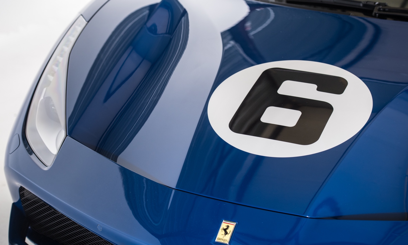 FERRARI F488 70TH ANNIVERSARY ‘PENSKE-SUNOCO’, foto 9