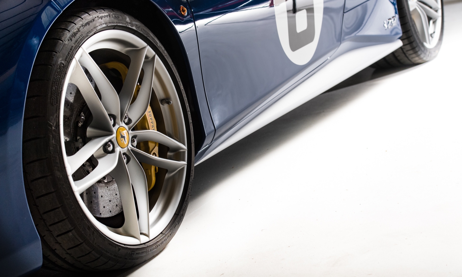 FERRARI F488 70TH ANNIVERSARY ‘PENSKE-SUNOCO’, foto 13