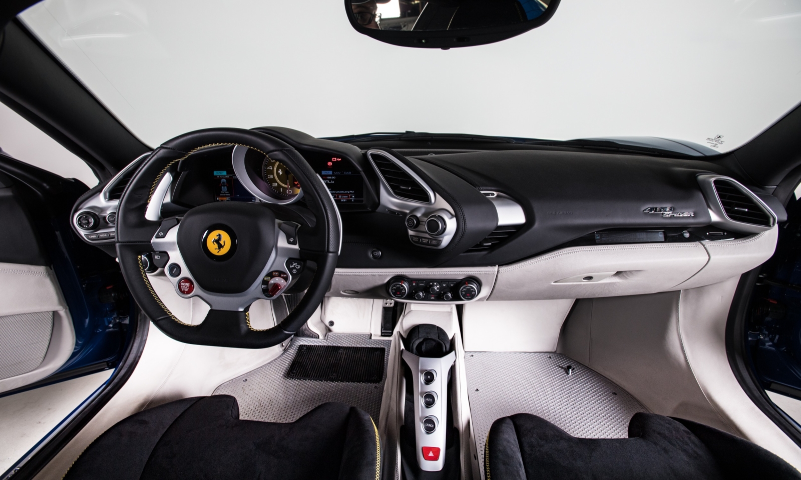 FERRARI F488 70TH ANNIVERSARY ‘PENSKE-SUNOCO’, foto 19