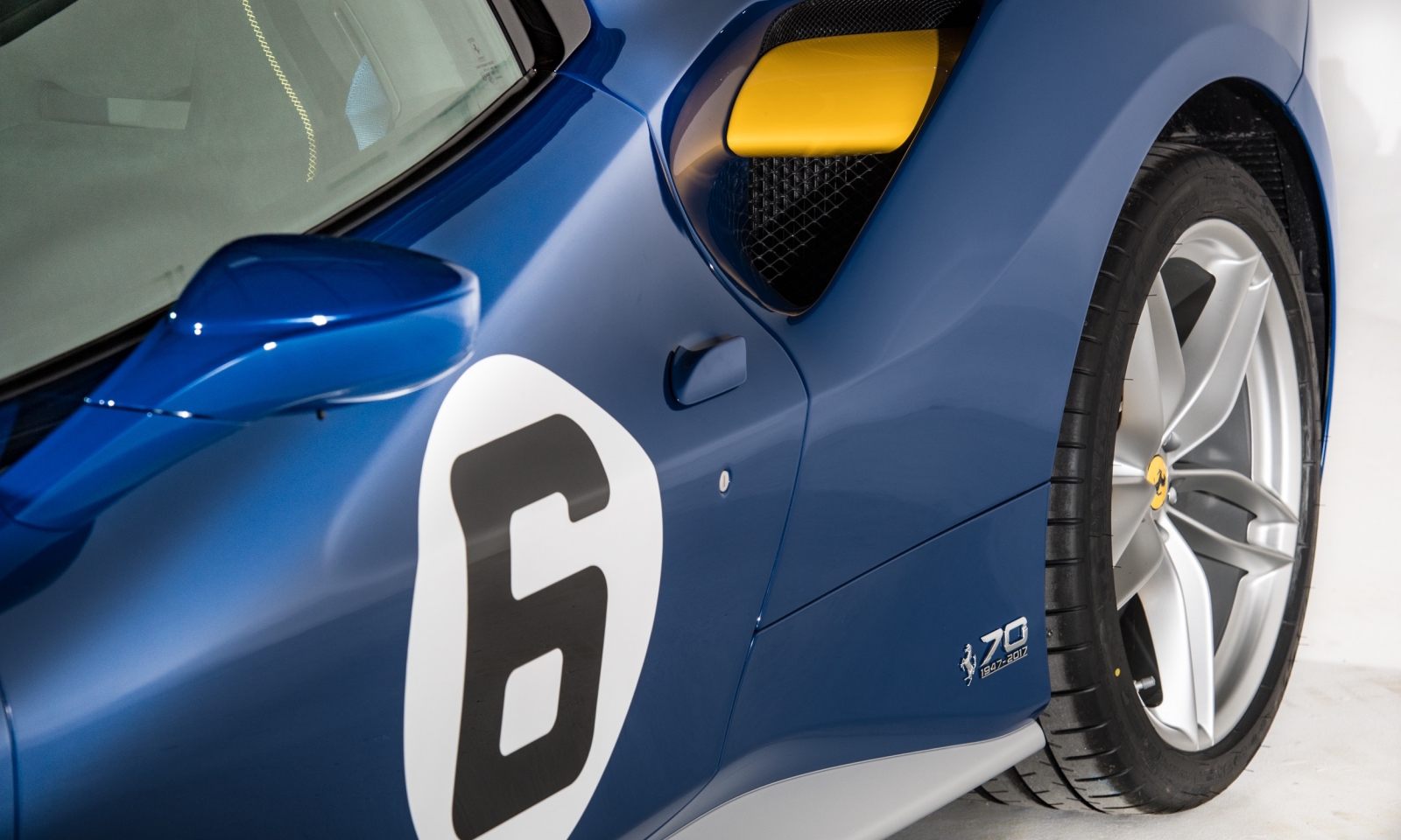 FERRARI F488 70TH ANNIVERSARY ‘PENSKE-SUNOCO’, foto 22