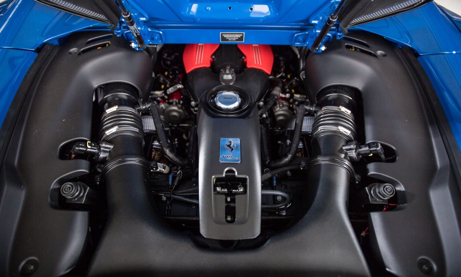 FERRARI F488 70TH ANNIVERSARY ‘PENSKE-SUNOCO’, foto 24