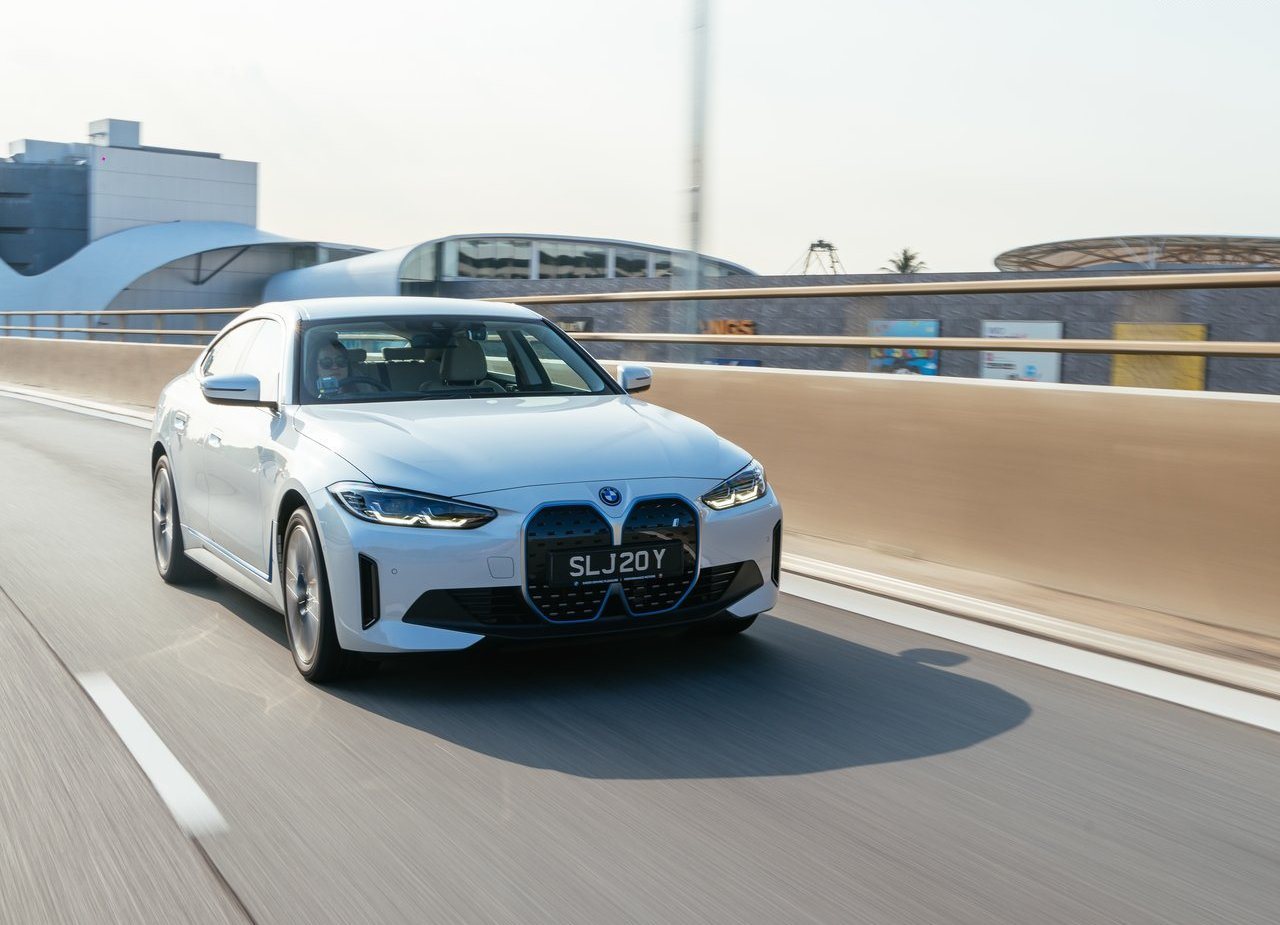 BMW i4, foto 30