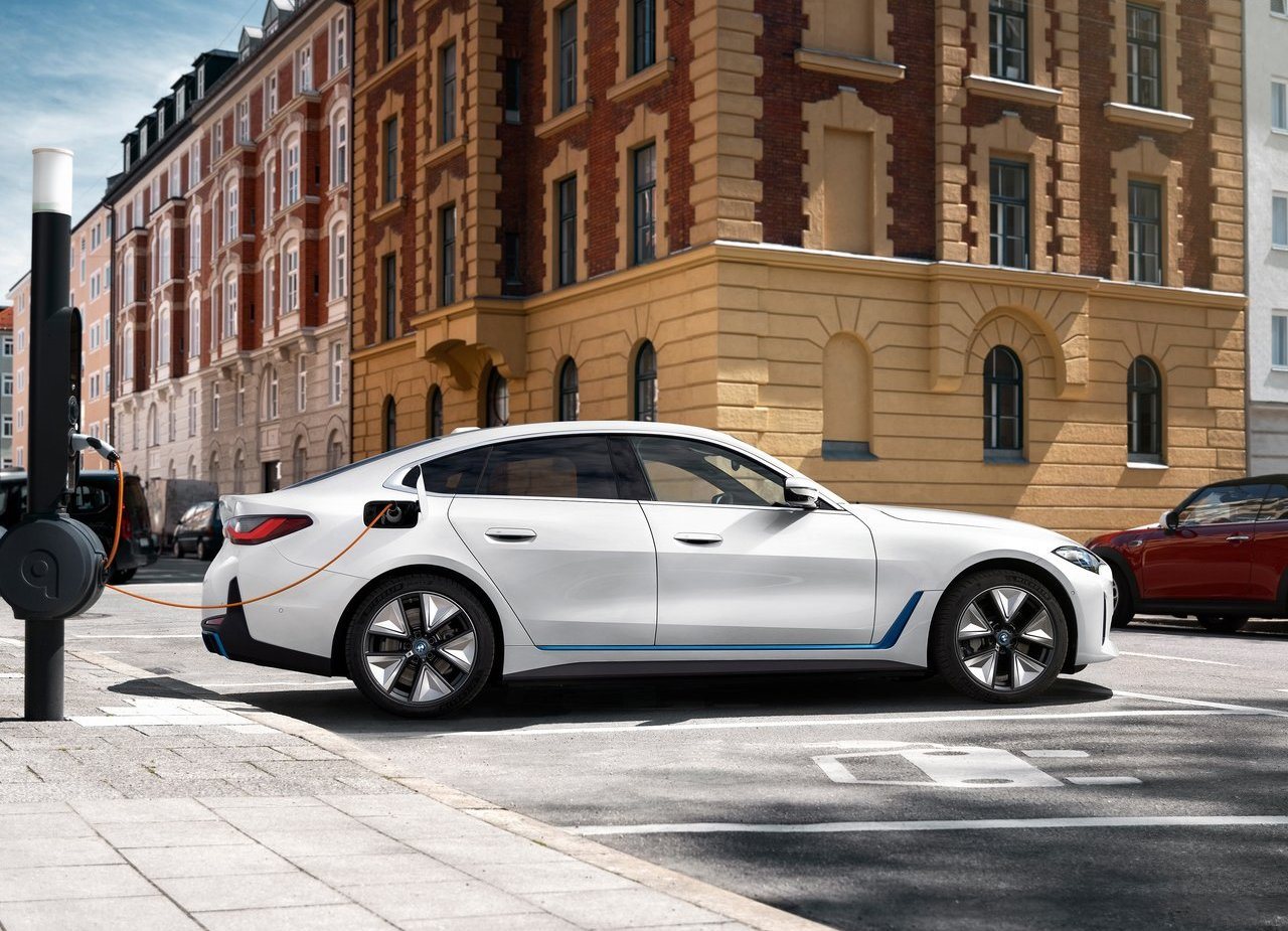 BMW i4, foto 53