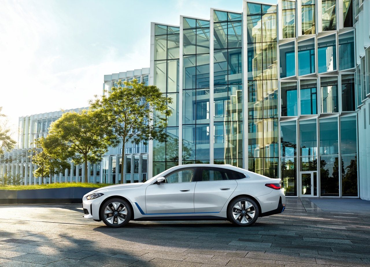 BMW i4, foto 54