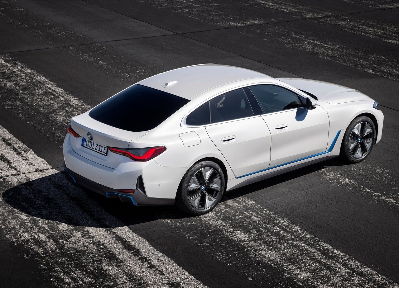 BMW i4, foto 64