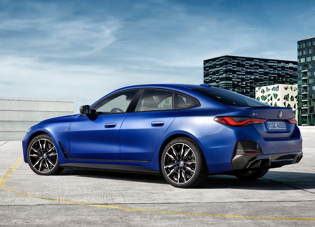 BMW i4, foto 74