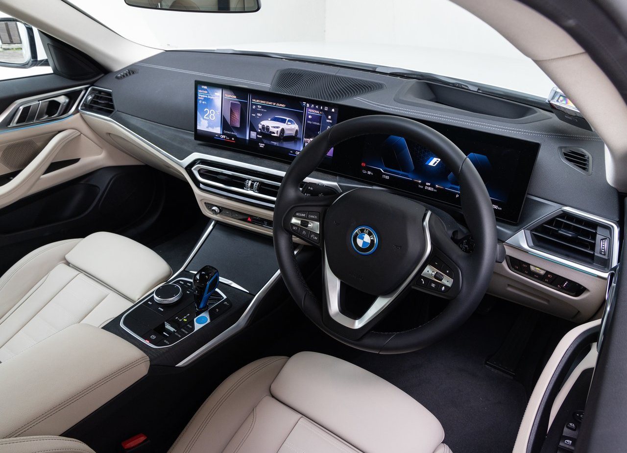 BMW i4, foto 137