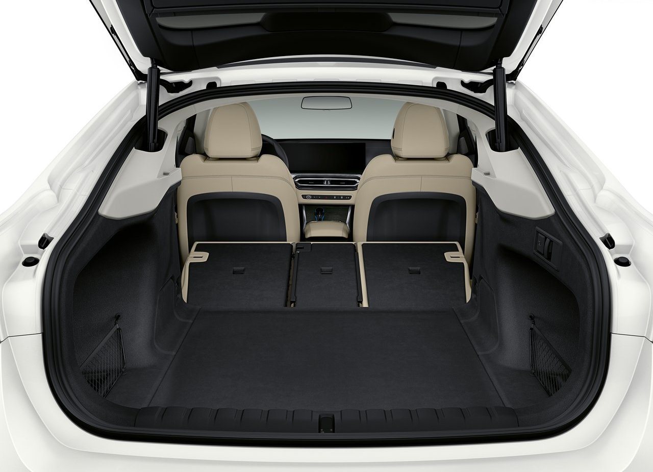 BMW i4, foto 178