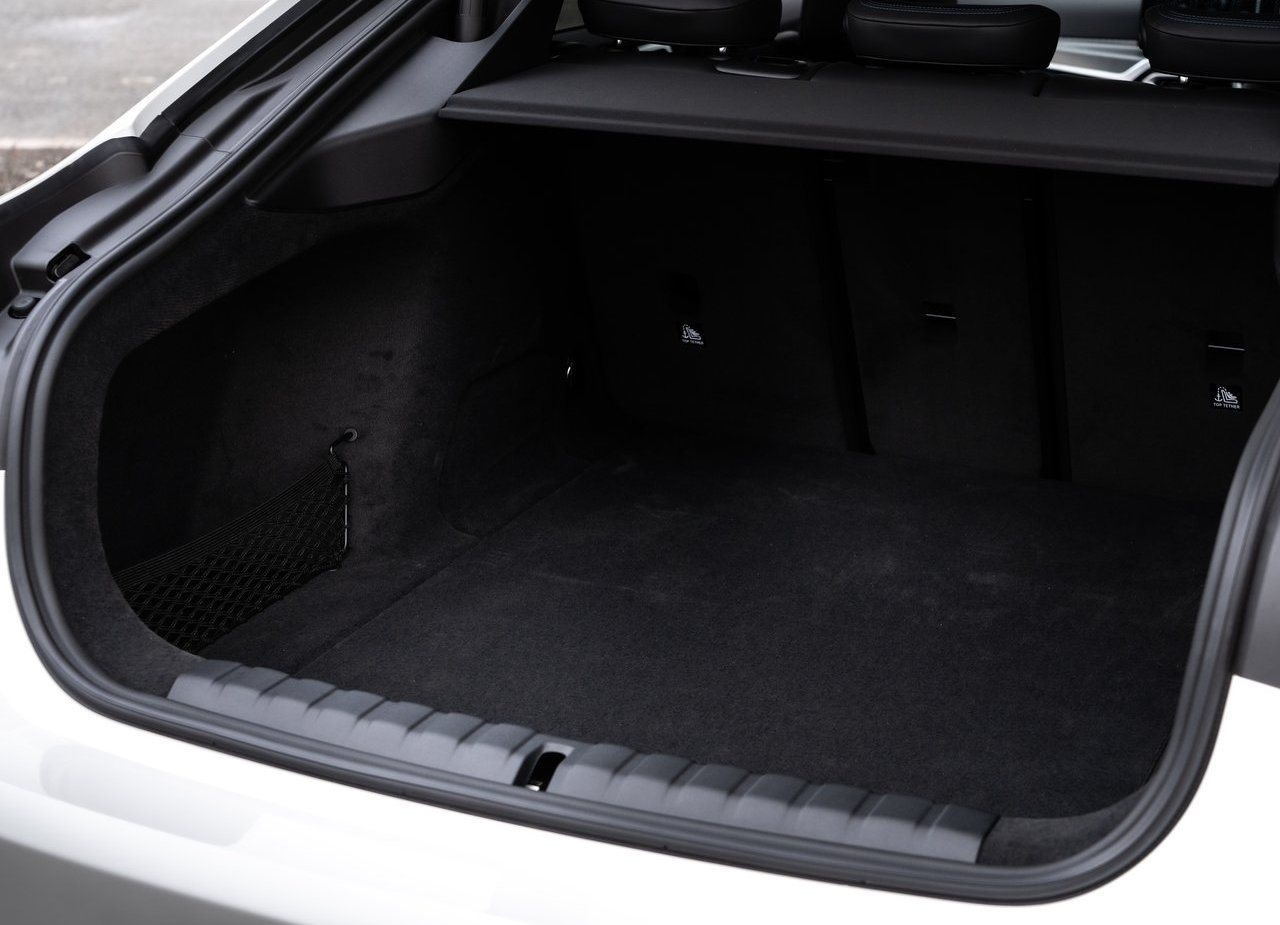 BMW i4, foto 179