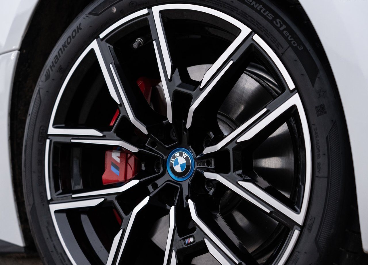 BMW i4, foto 200