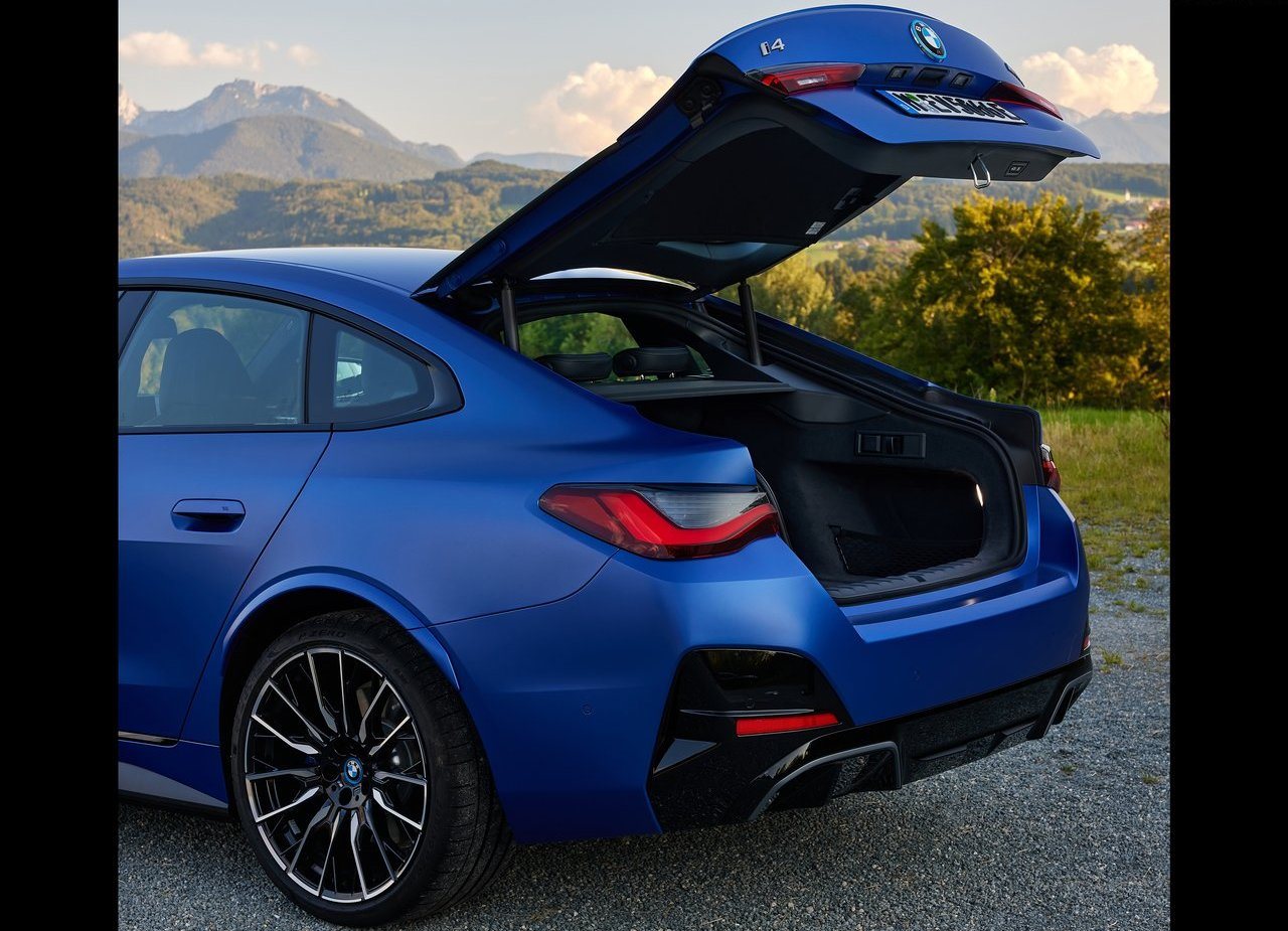 BMW i4, foto 204