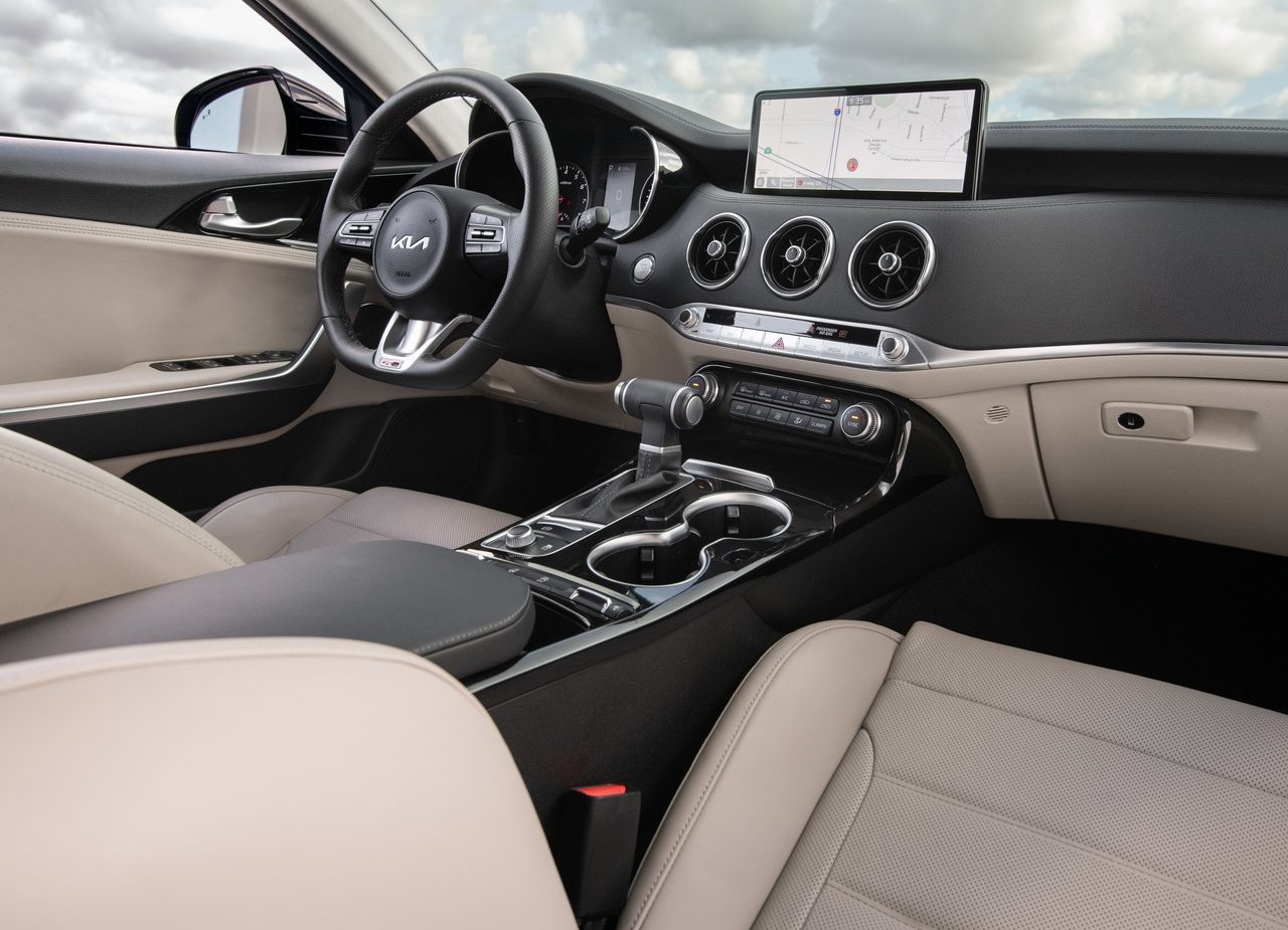 2022 - KIA STINGER, foto 43