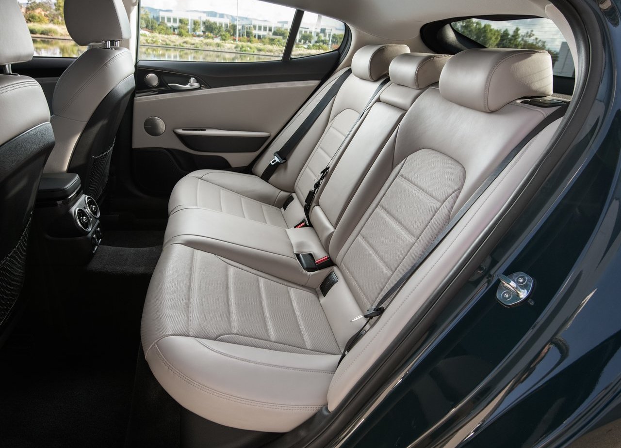 2022 - KIA STINGER, foto 44