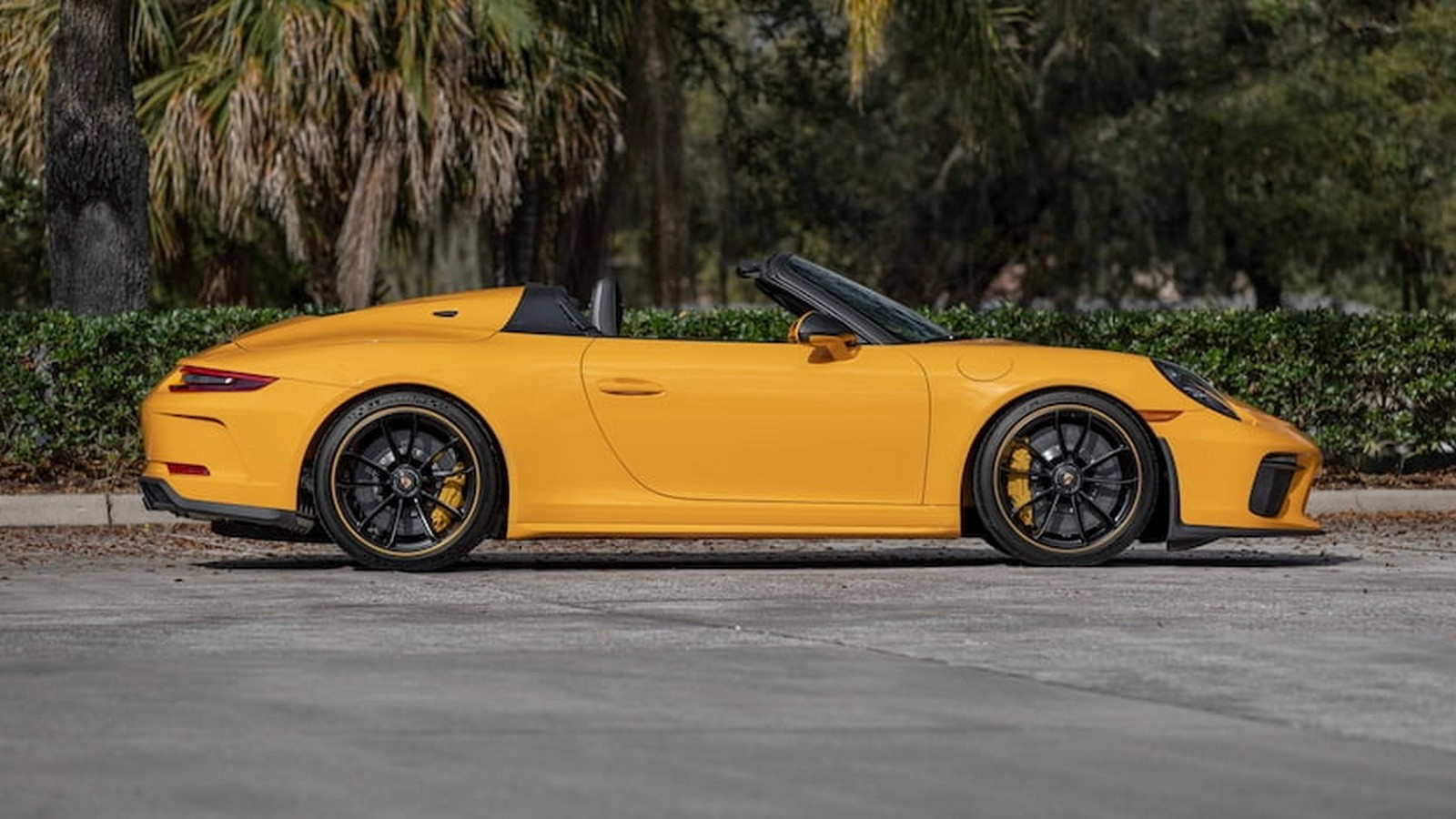 2019 - PORSCHE 911 SPEEDSTER SIGNAL YELLOW, foto 2