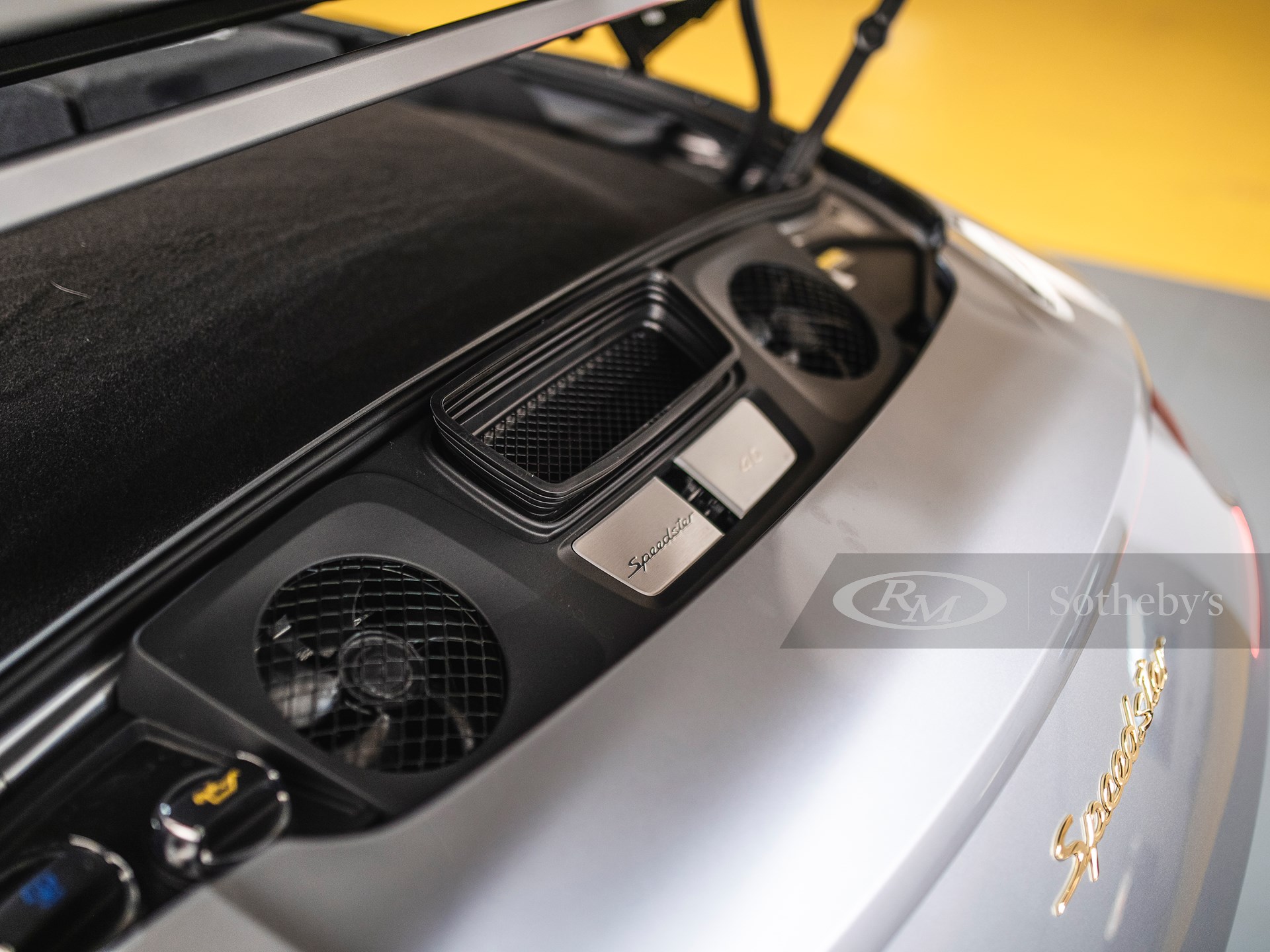 2019 - PORSCHE 911 SPEEDSTER HERITAGE DESIGN, foto 4