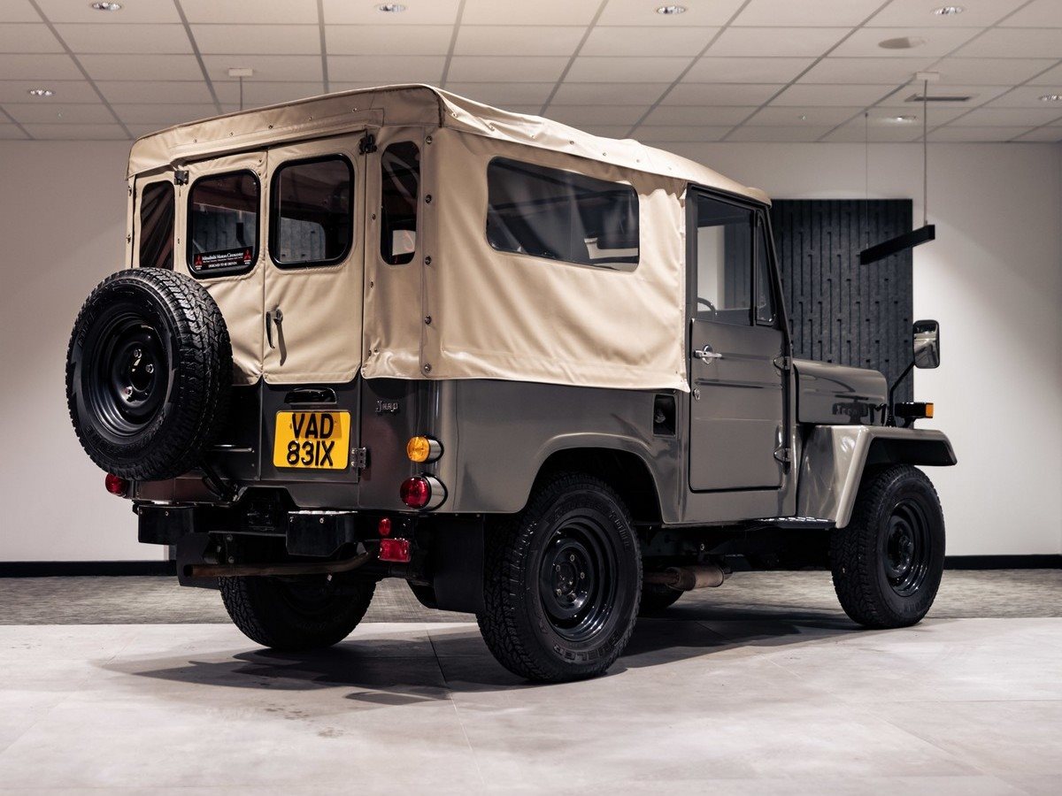 1983 - MITSUBISHI JEEP CJ-3B, foto 2