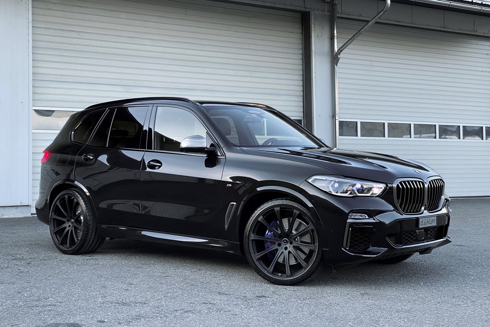 2021 - BMW X5 M50i BY DÄHLER, foto 2