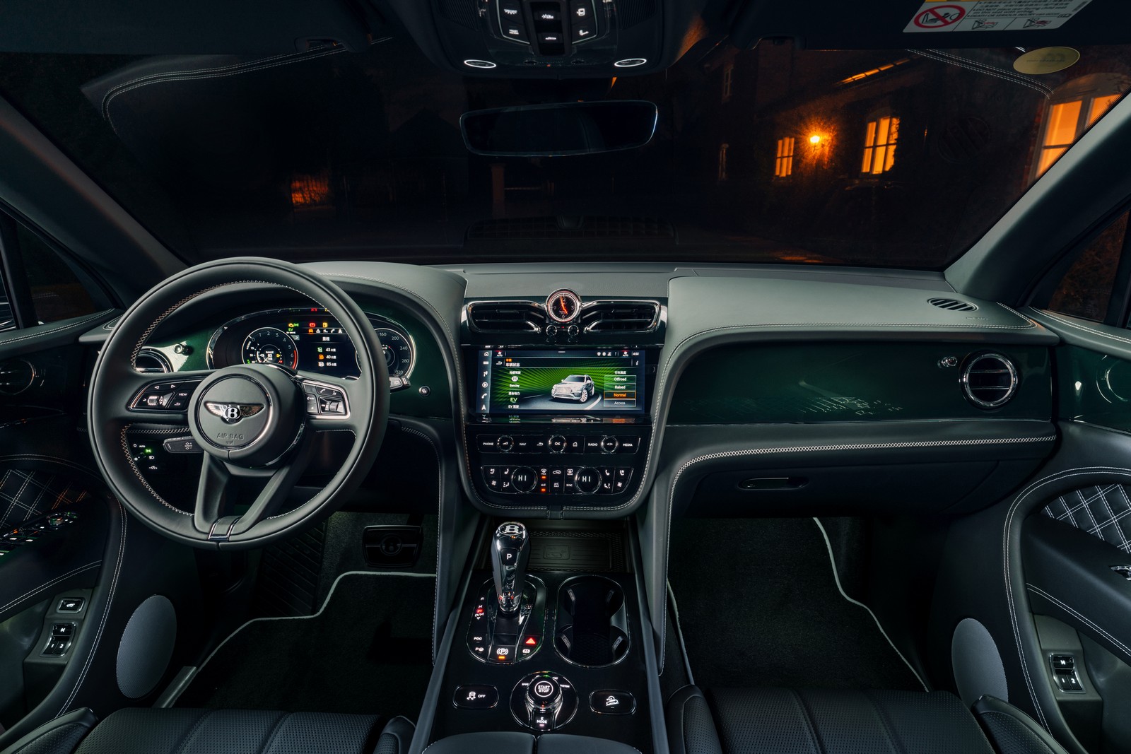BENTLEY BENTAYGA HYBRID BY MULLINER, foto 5