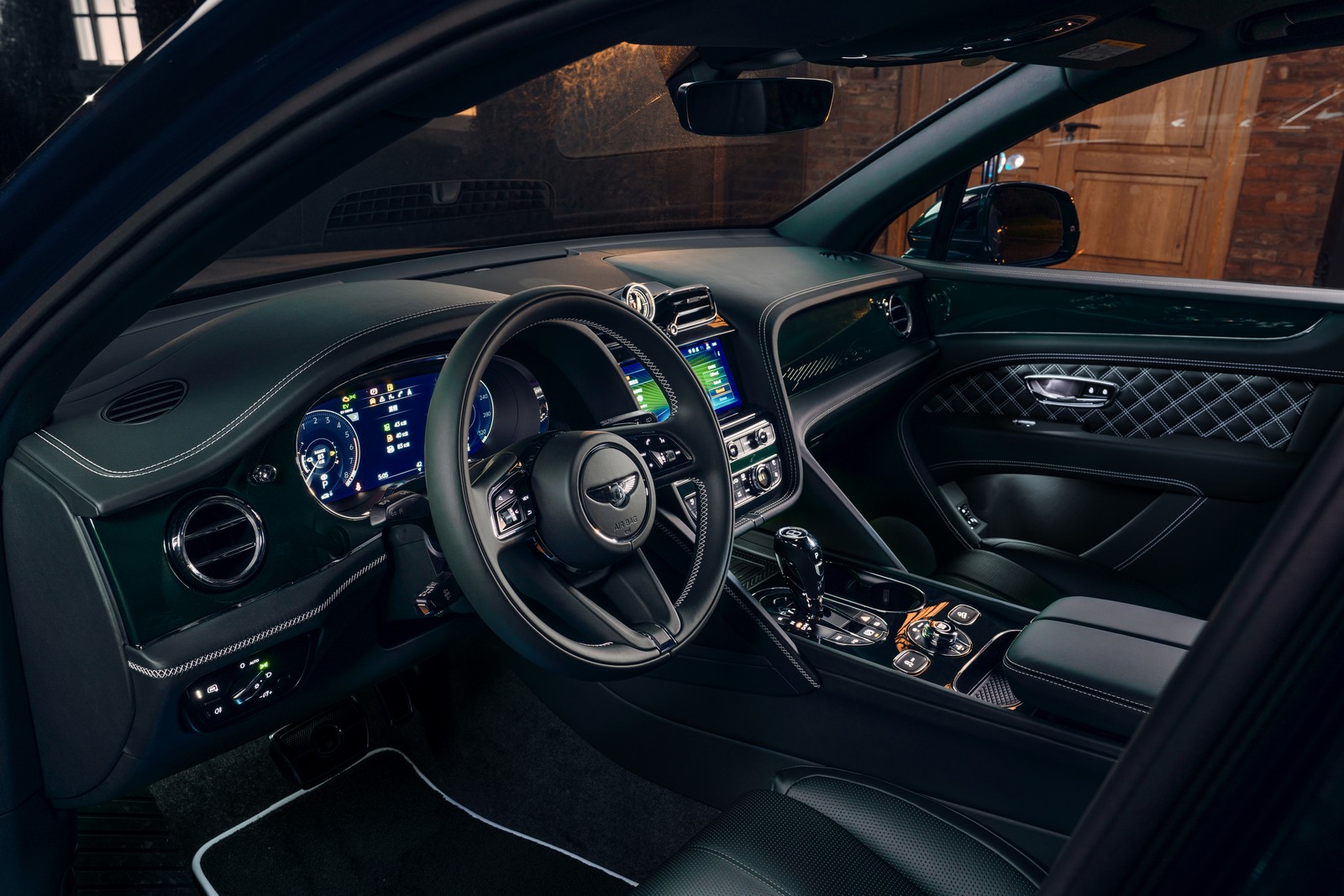 BENTLEY BENTAYGA HYBRID BY MULLINER, foto 6