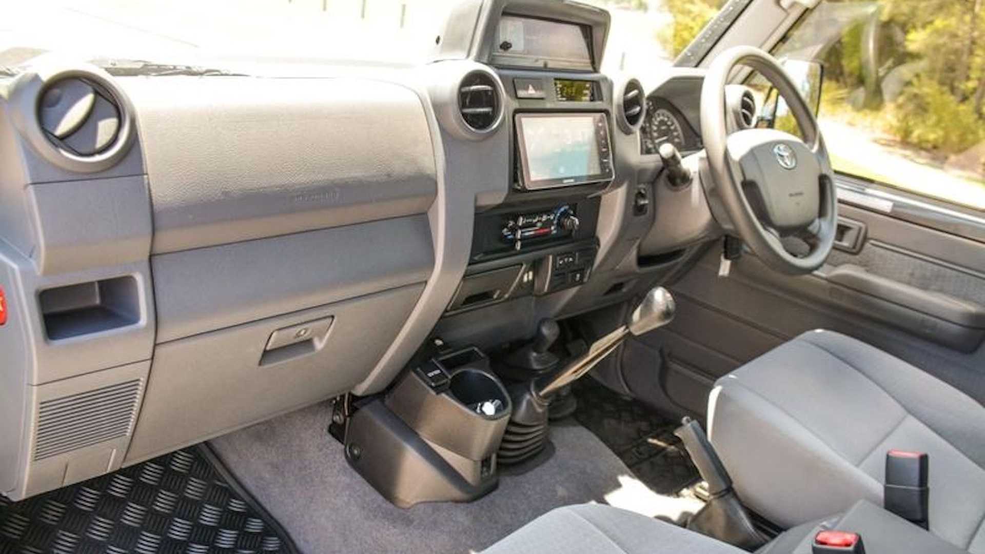 2019 - TOYOTA LAND CRUISER GXL 6X6, foto 9