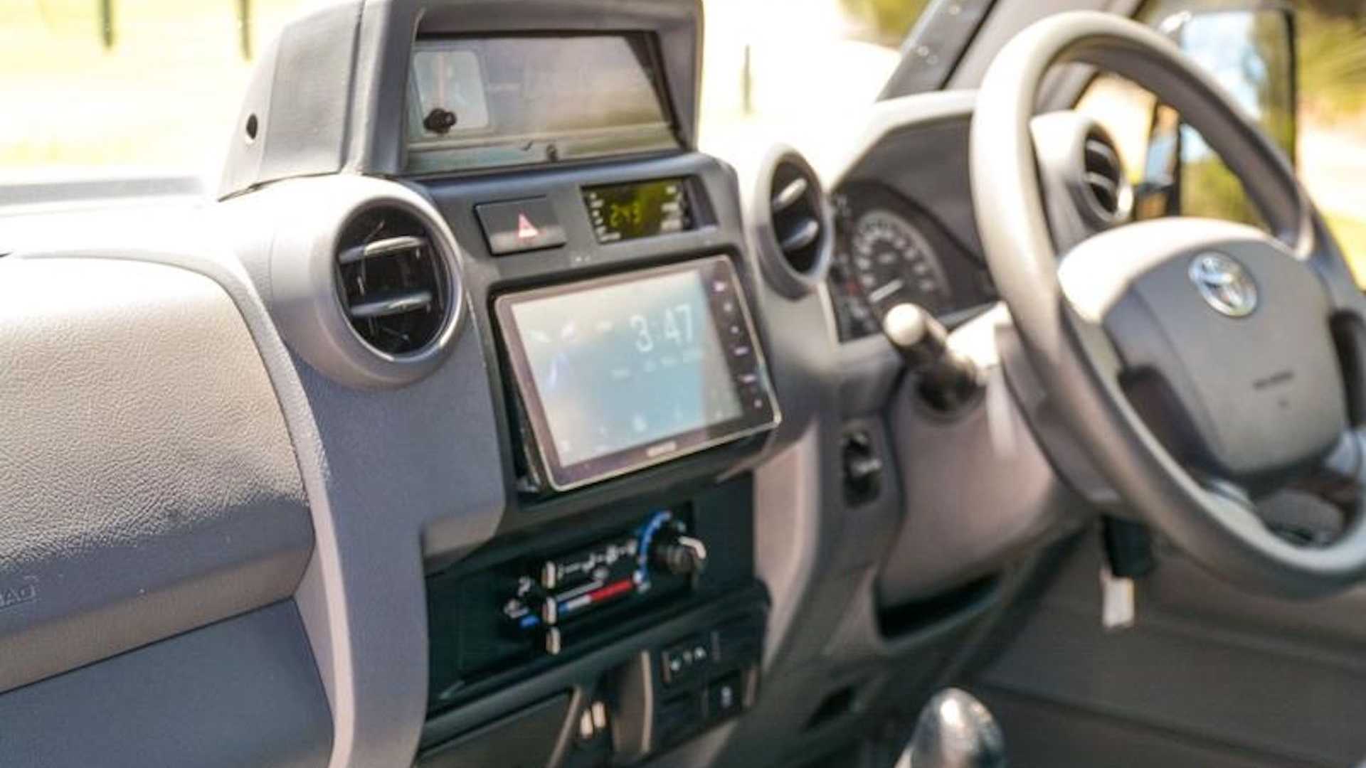 2019 - TOYOTA LAND CRUISER GXL 6X6, foto 10