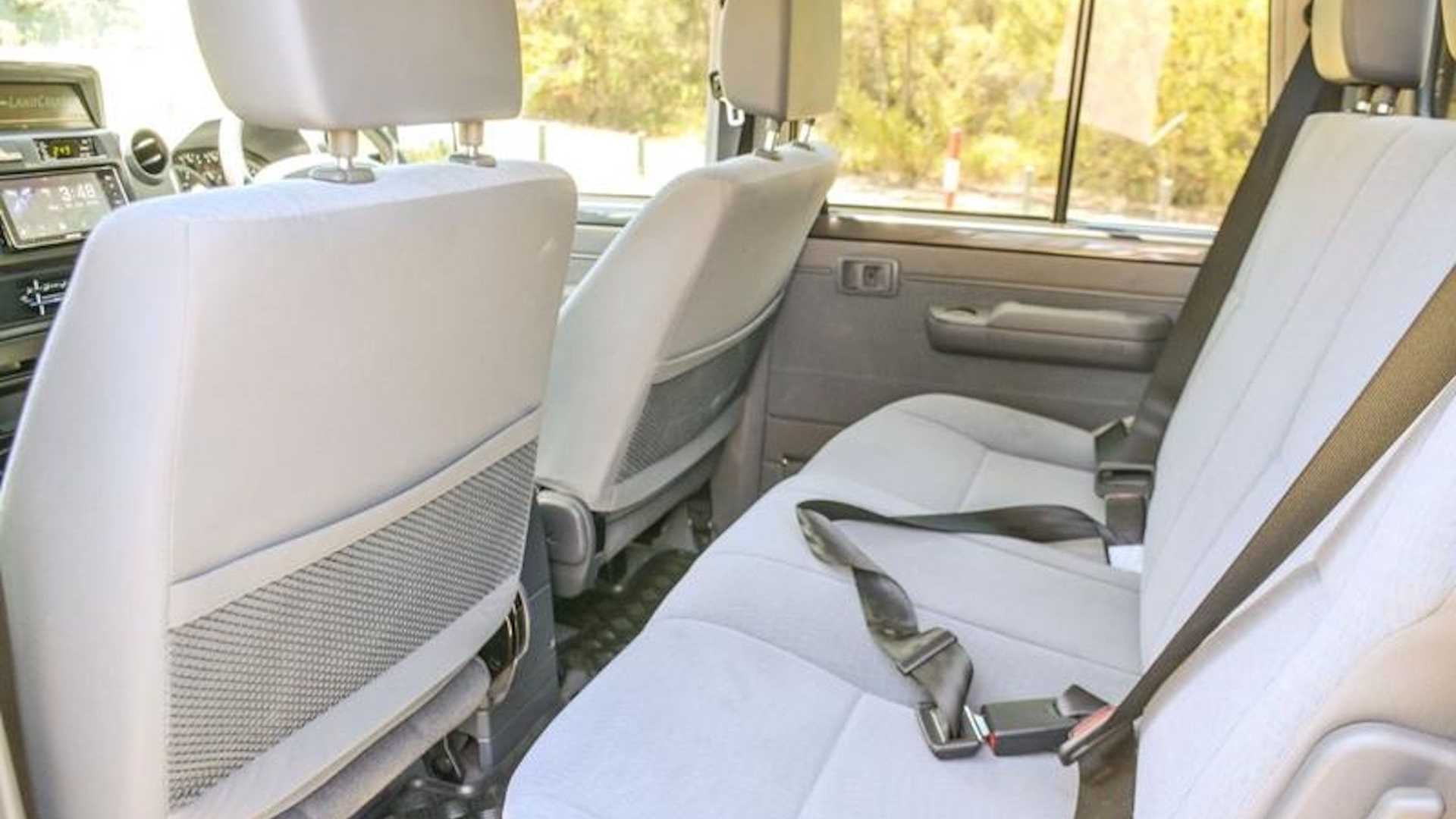 2019 - TOYOTA LAND CRUISER GXL 6X6, foto 13