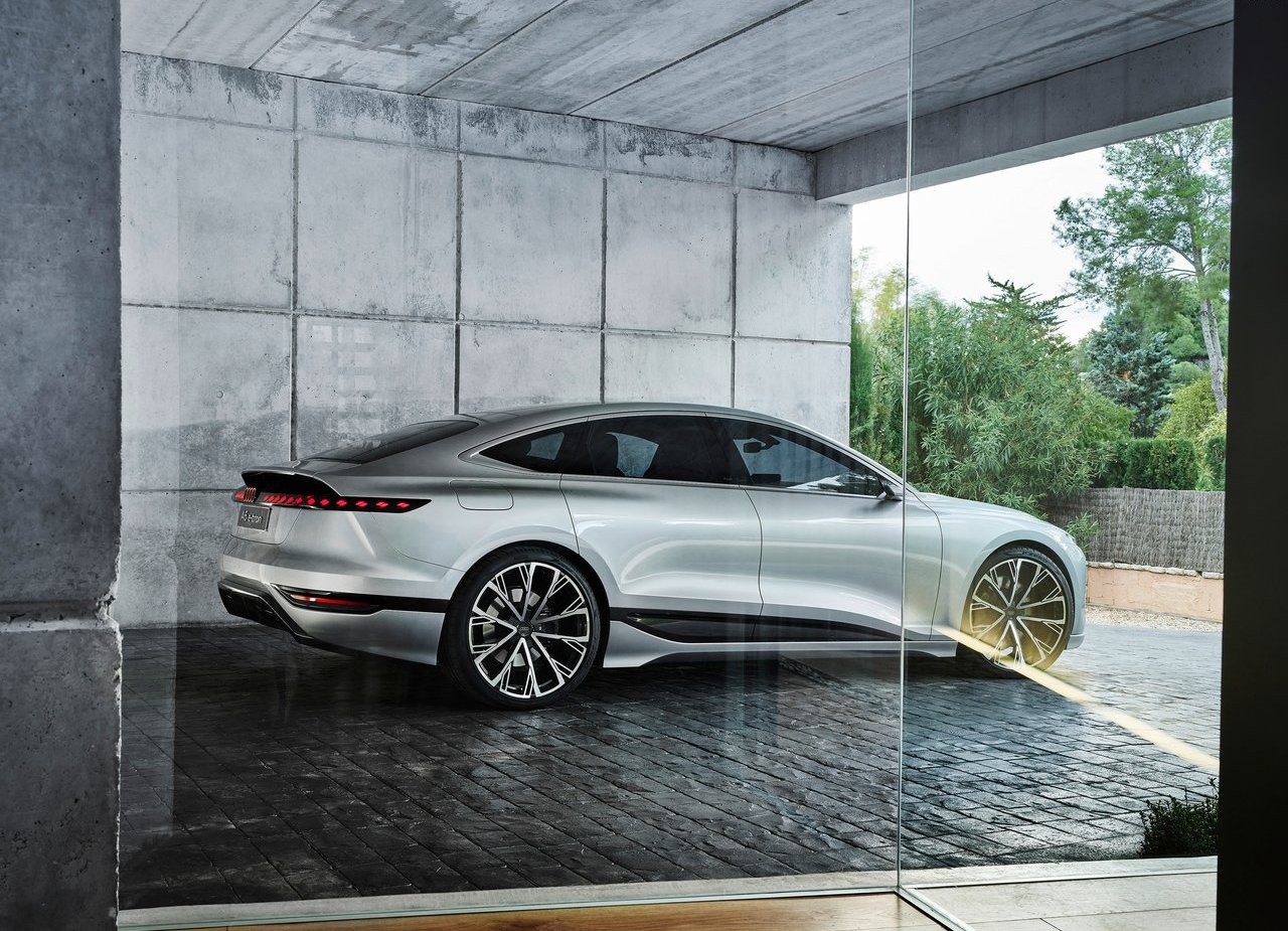 2021 - AUDI A6 E-TRON CONCEPT, foto 21