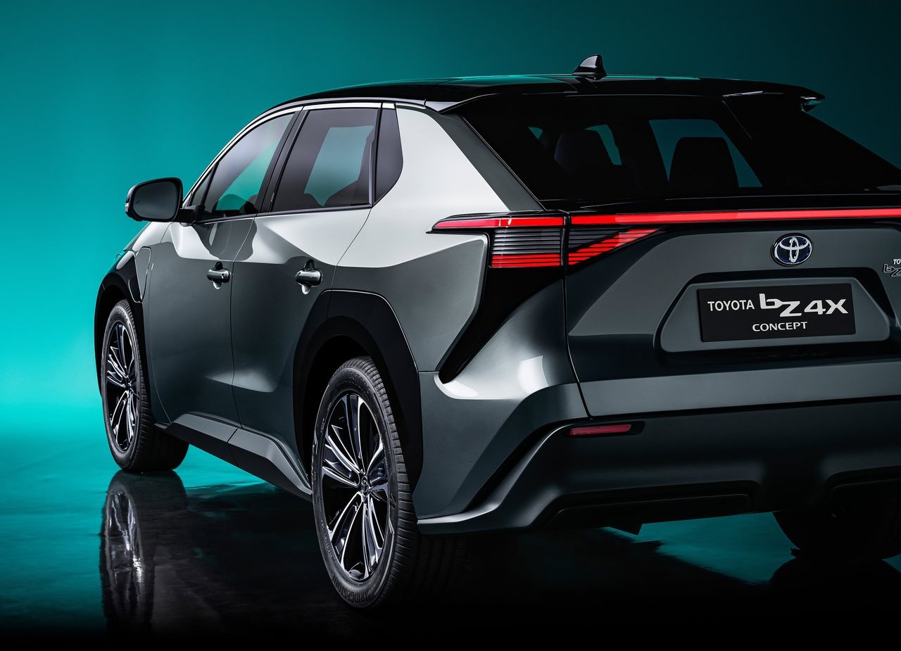 2021 - TOYOTA bZ4X CONCEPT, foto 13