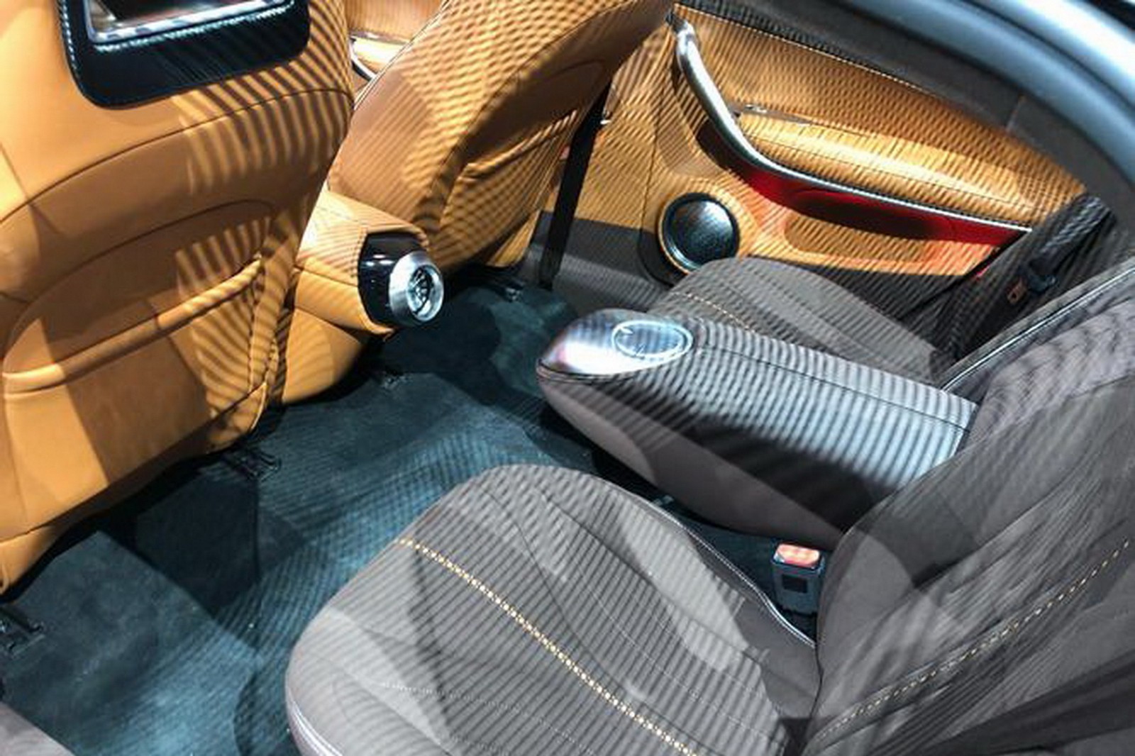 2021 - GWM ORA LIGHTNING CAT CONCEPT, foto 21