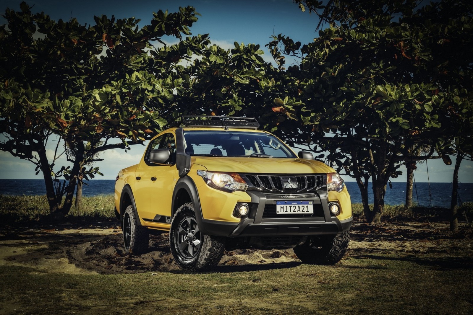 MITSUBISHI L200 TRITON SAVANA, foto 1