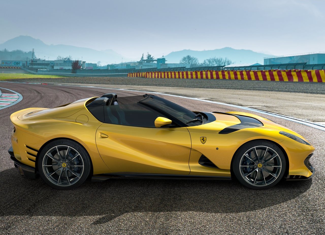 FERRARI F812 COMPETIZIONE, foto 4