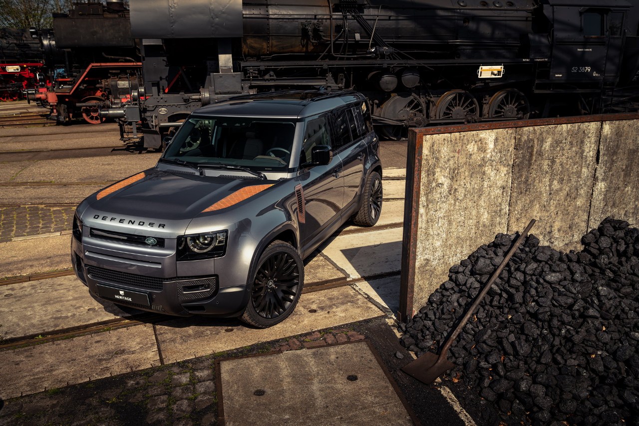 2021 - LAND ROVER DEFENDER BY HERITAGE CUSTOMS, foto 1