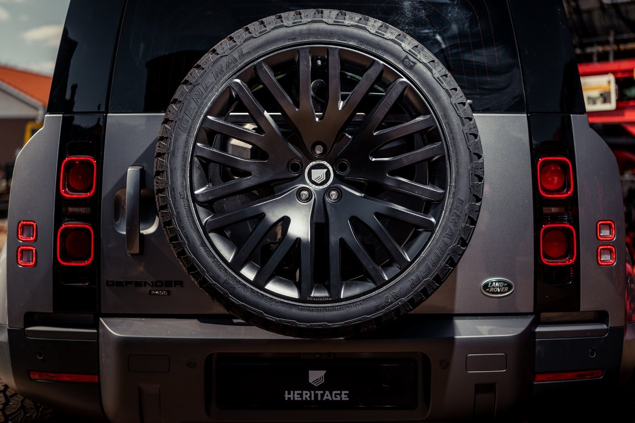 2021 - LAND ROVER DEFENDER BY HERITAGE CUSTOMS, foto 7