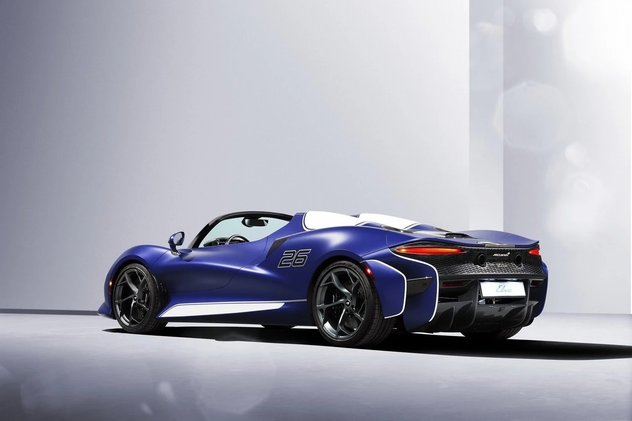 McLAREN ELVA ROADSTER, foto 2