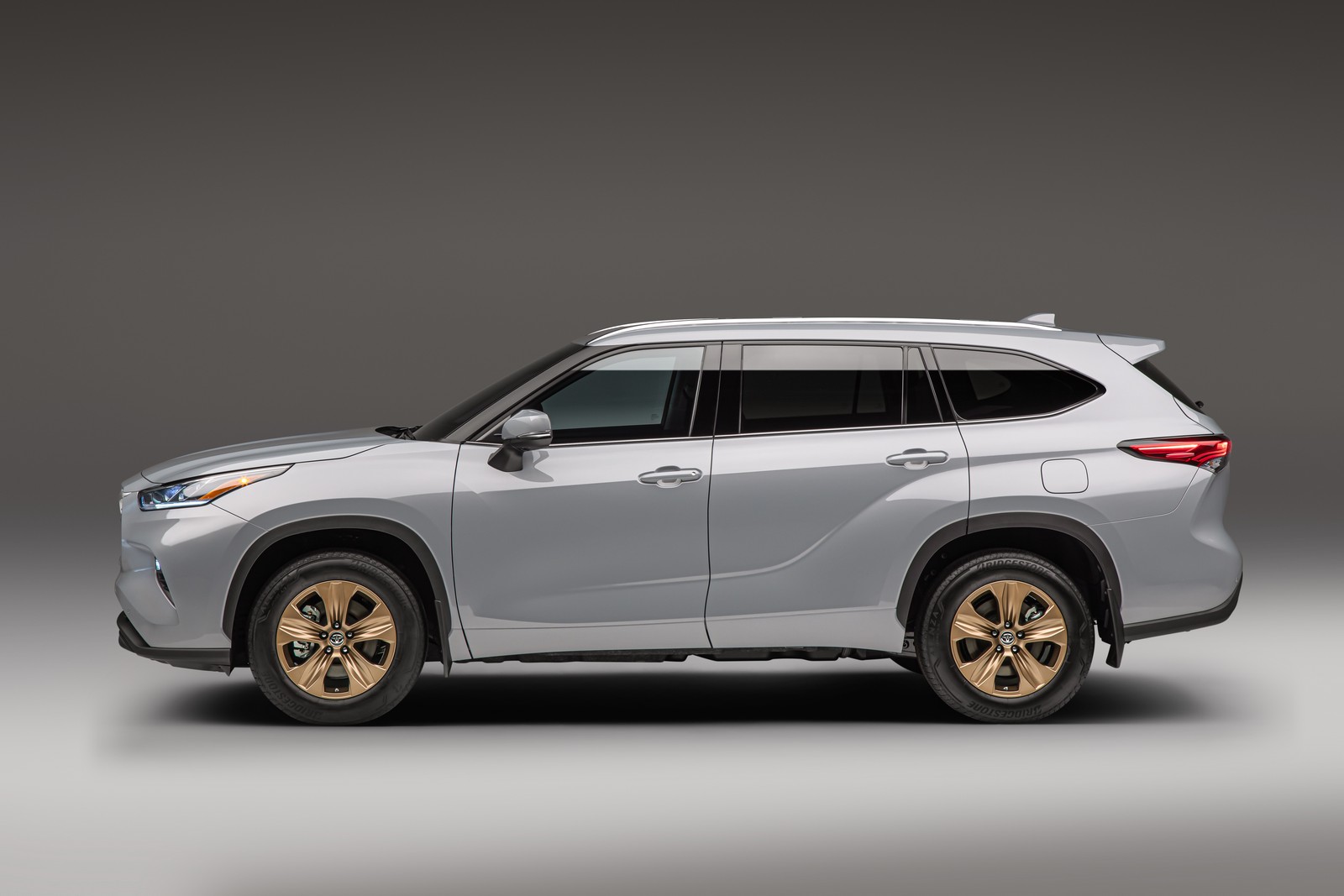 2022 - TOYOTA HIGHLANDER BRONZE EDITION, foto 2