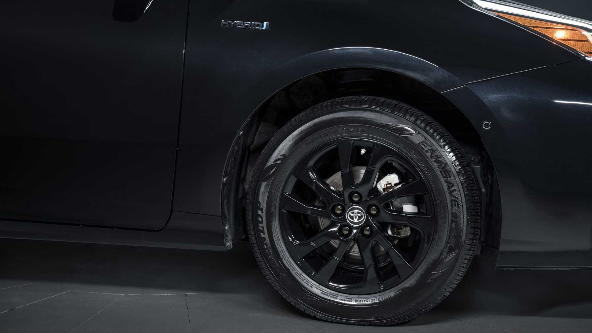 TOYOTA PRIUS NIGHTSHADE EDITION, foto 8