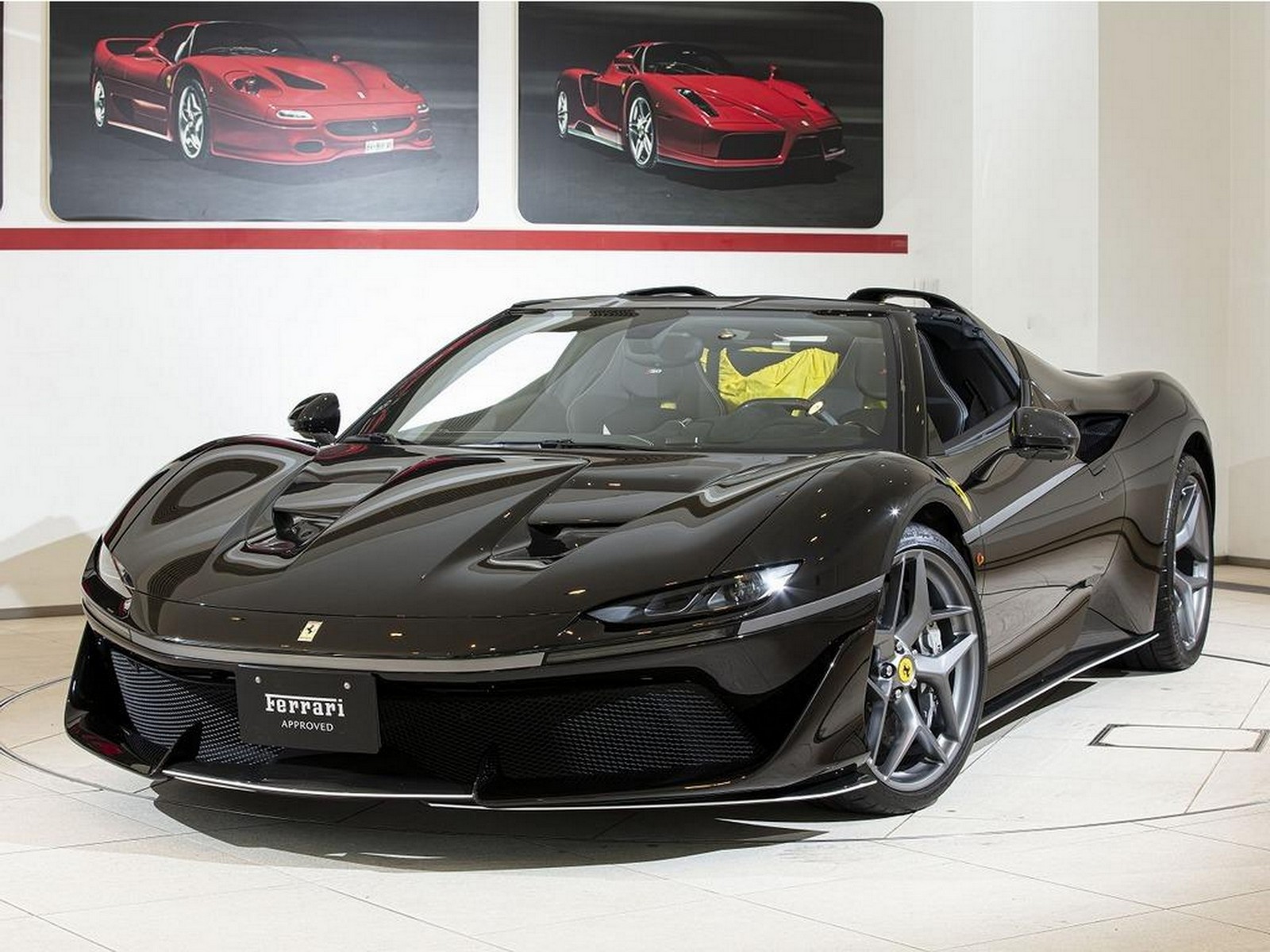 FERRARI J50 BLACK, foto 1