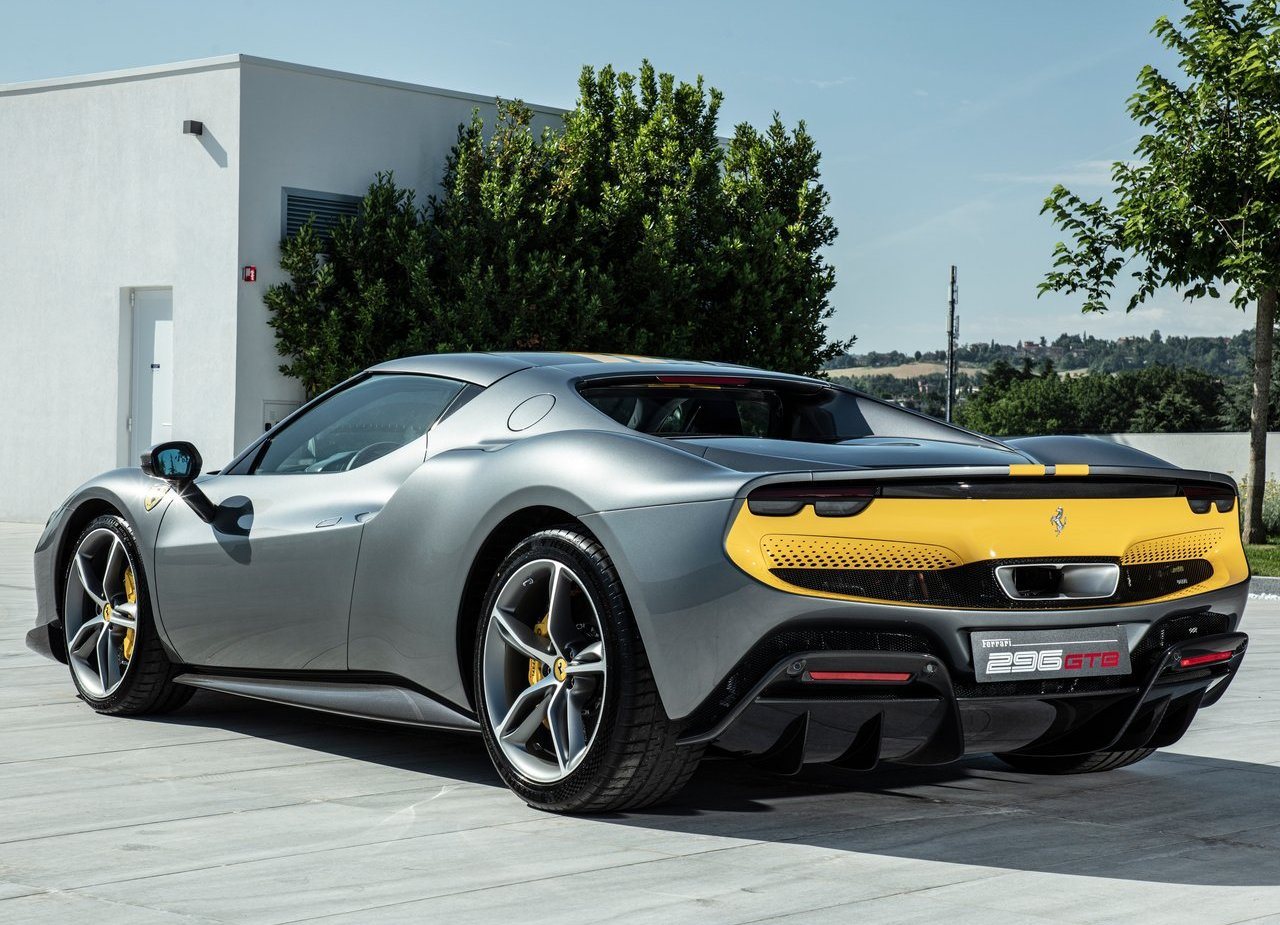 FERRARI F296 GTB, foto 10