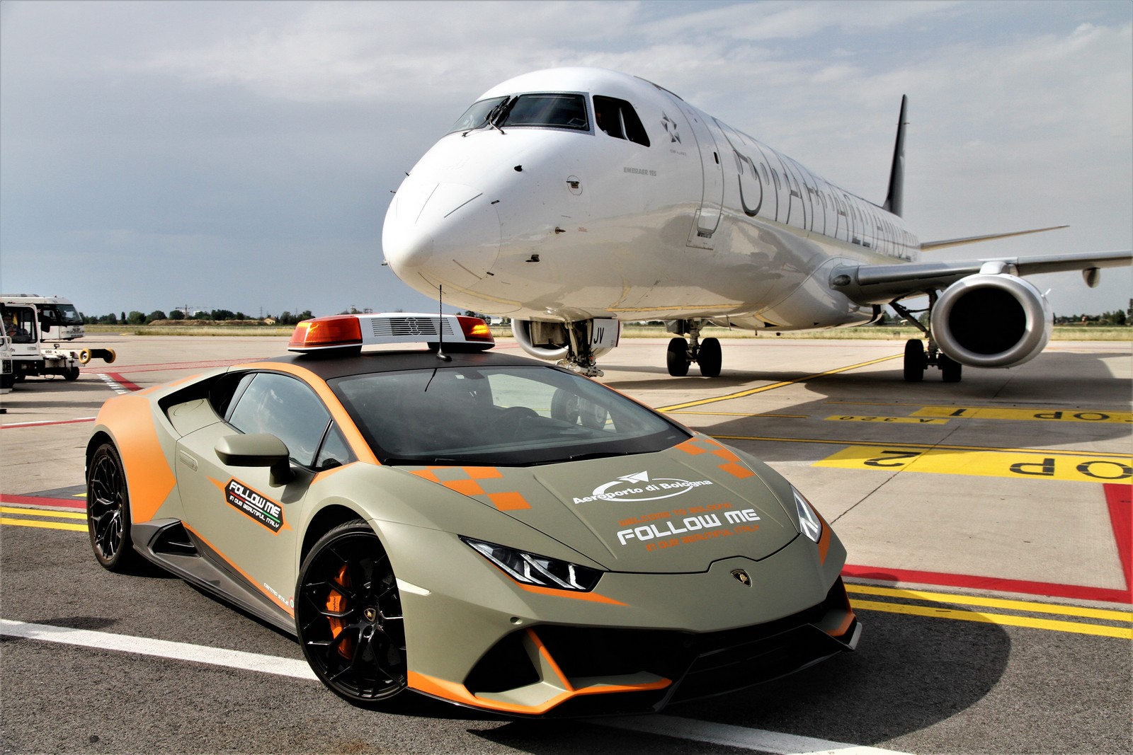 2021 - LAMBORGHINI HURACÁN ‘FOLLOW ME’ CAR AIRPORT OF BOLOGNA, foto 2