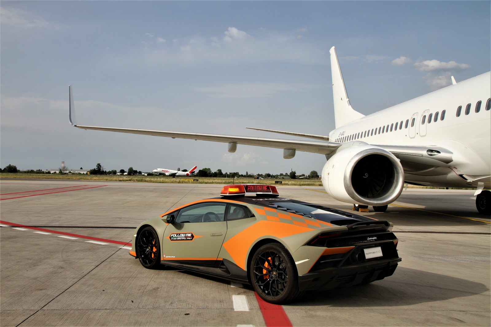 2021 - LAMBORGHINI HURACÁN ‘FOLLOW ME’ CAR AIRPORT OF BOLOGNA, foto 3